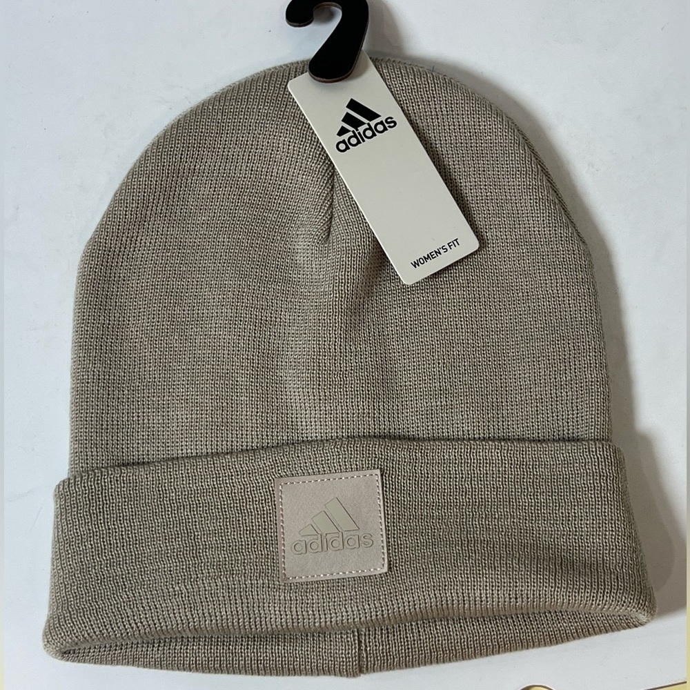 NWT Adidas Women's Beige Front Patch Logo Cute Chic Beanie Winter Hat Running